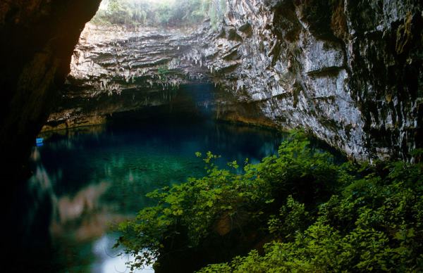 Пещера Мелиссани (Melissani)