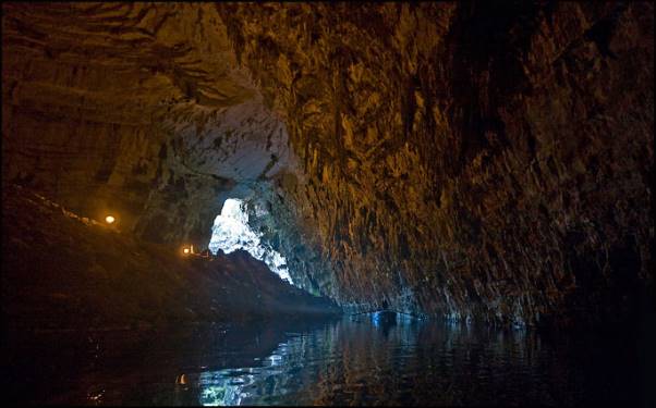 Пещера Мелиссани (Melissani)