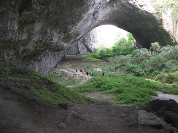 Пещера Деветашка (Devetashka Cave)
